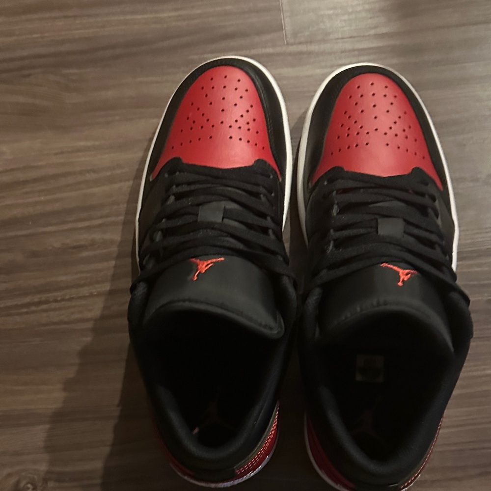 Jordan Men's Black and Red Sneakers - Picture 4 of 8